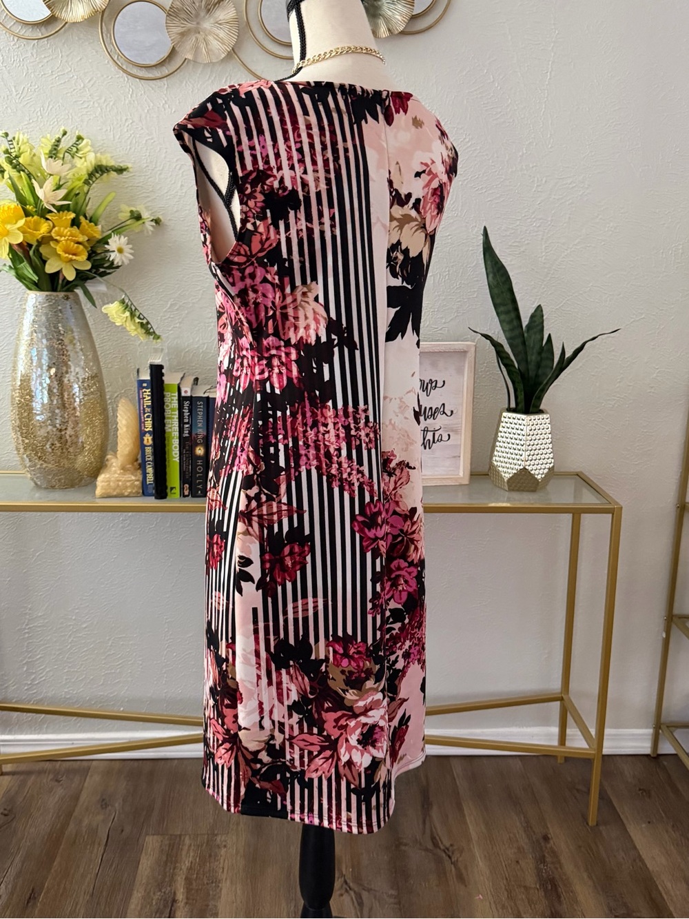 Midnight Velvet Pink and Black Floral Midi Sheath Dress - Picture 3 of 7